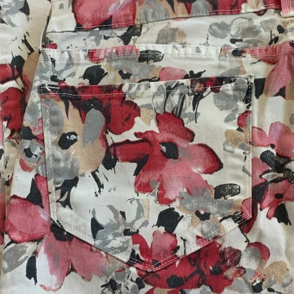 NYDJ Floral Jeans - Picture 4 of 6